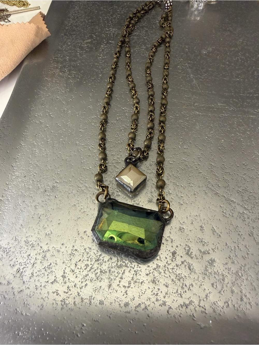 Vintage-Inspired Reversible Pink & Green Pendant Necklace - Picture 13 of 14